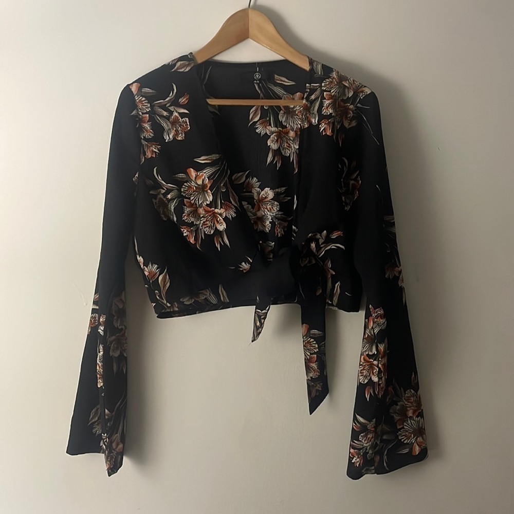 Misguided Black Floral Front tie Cropped Blouse Sz 12
